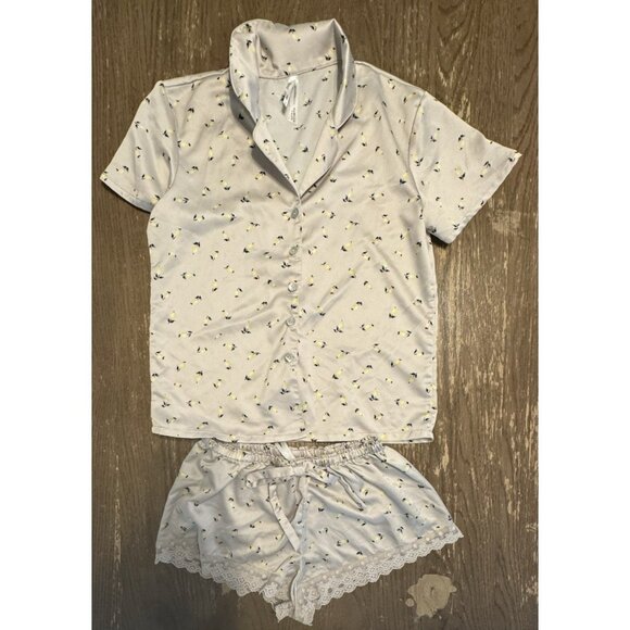 Flora Nikrooz Lace Trim Short Pajamas- Size Small All Over Lemon Print - Picture 1 of 9